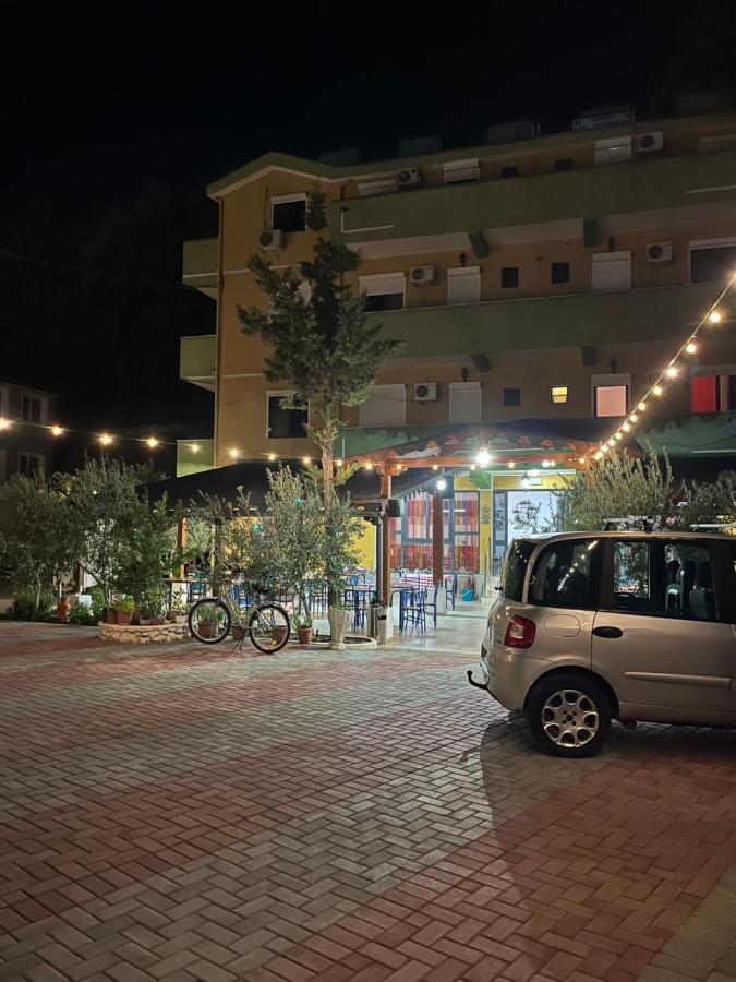 Hotel Bolonja Shëngjin Εξωτερικό φωτογραφία